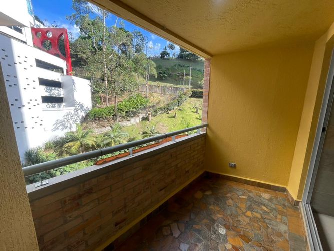 Apartamento de 3 alcobas en venta en Las Lomitas, Sabaneta, 117 m² · foto 12 de 19