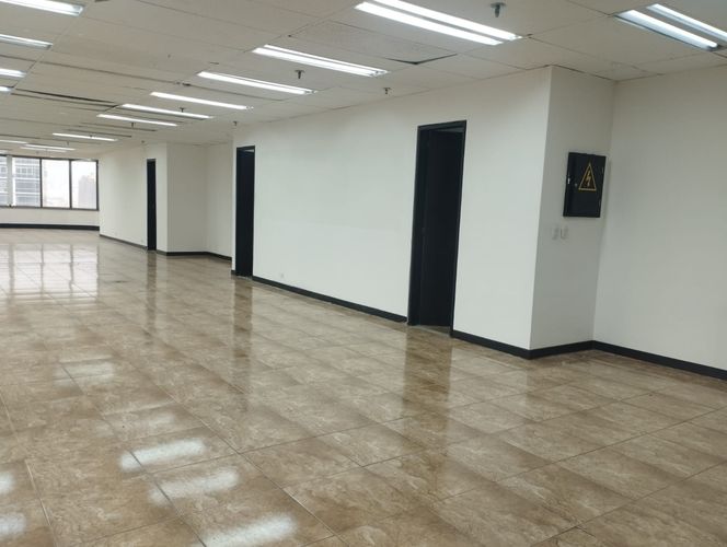 Oficina en arriendo en El Poblado, Medellín, 153 m² · foto 14 de 17