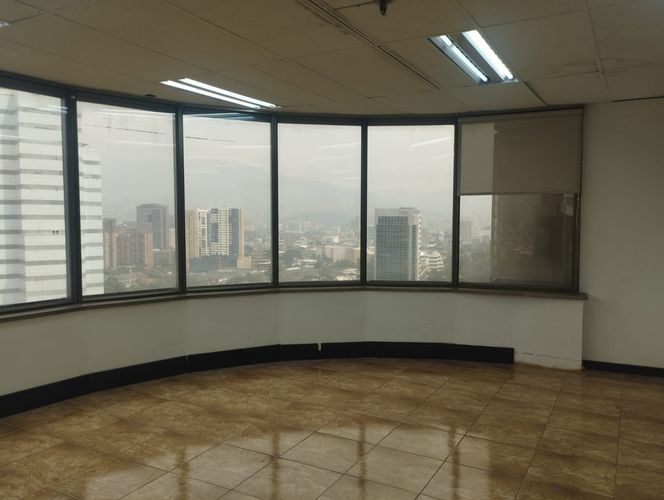 Oficina en arriendo en El Poblado, Medellín, 153 m² · foto 3 de 17