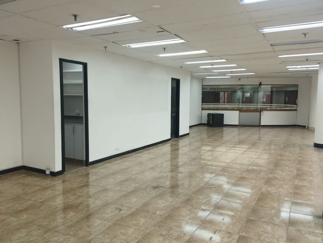 Oficina en arriendo en El Poblado, Medellín, 153 m² · foto 6 de 17