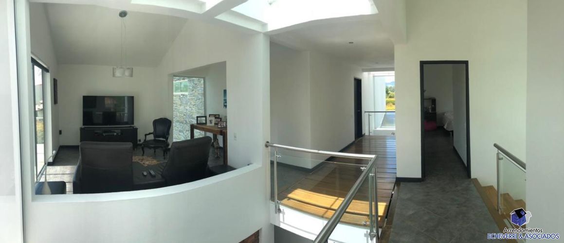 Casa de 4 alcobas en venta en Llano Grande, Rionegro, 1580 m² · foto 8 de 24