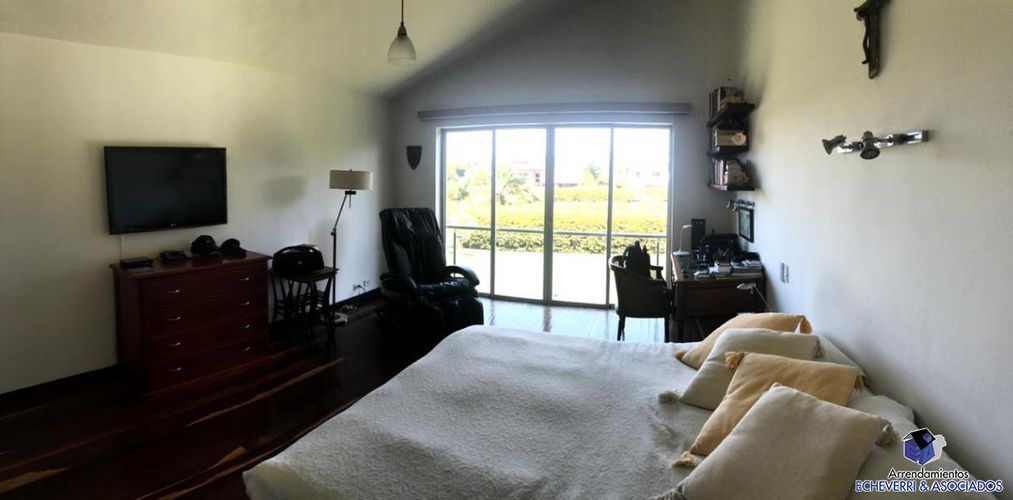 Casa de 4 alcobas en venta en Llano Grande, Rionegro, 1580 m² · foto 11 de 24