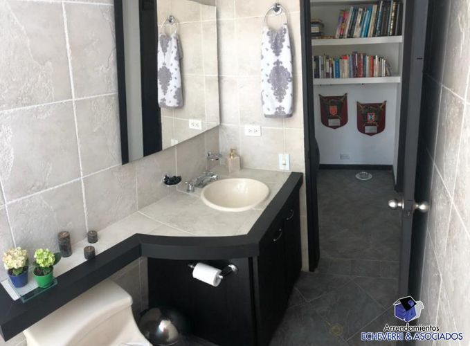 Casa de 4 alcobas en venta en Llano Grande, Rionegro, 1580 m² · foto 13 de 24