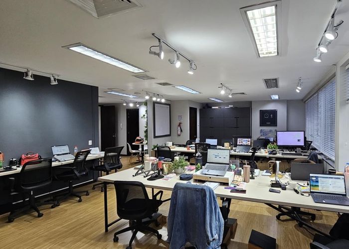 Oficina en arriendo en El Poblado, Medellín, 90 m² · foto 3 de 4