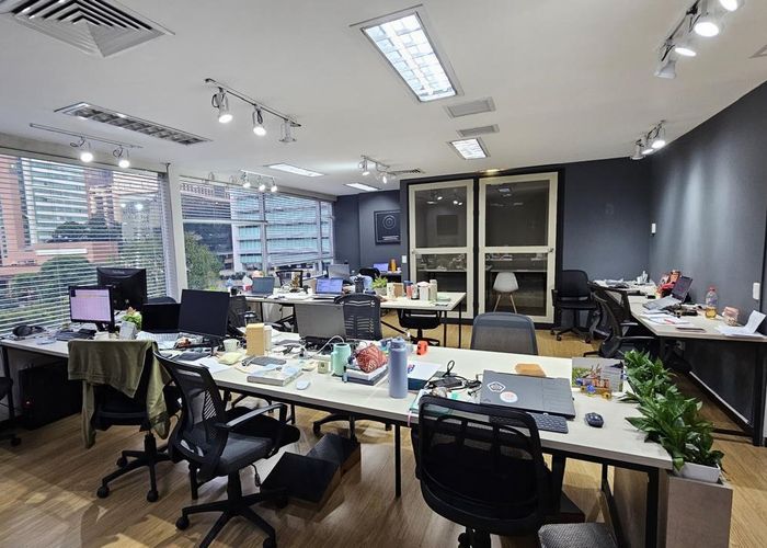 Oficina en arriendo en El Poblado, Medellín, 90 m² · foto 4 de 4