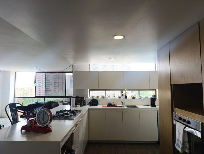 Apartamento de 3 alcobas en arriendo en El Poblado, Medellín, 164 m² · foto 5 de 19