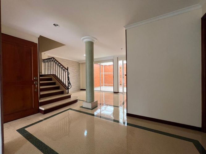 Casa de 3 alcobas en venta en Loma Benedictinos, Envigado, 186 m² · foto 6 de 19
