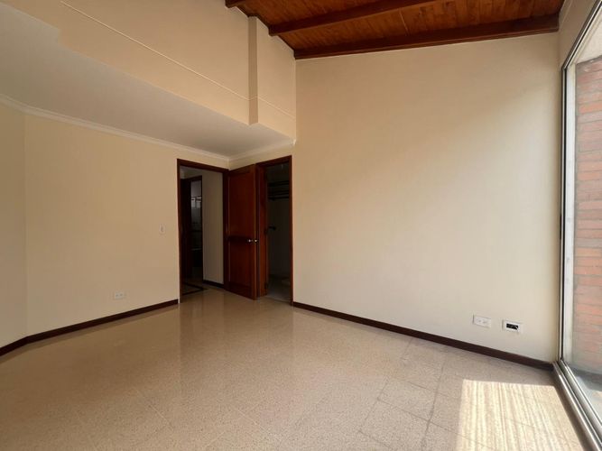 Casa de 3 alcobas en venta en Loma Benedictinos, Envigado, 186 m² · foto 13 de 19