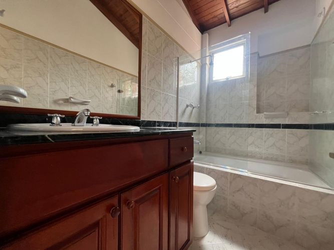 Casa de 3 alcobas en venta en Loma Benedictinos, Envigado, 186 m² · foto 19 de 19