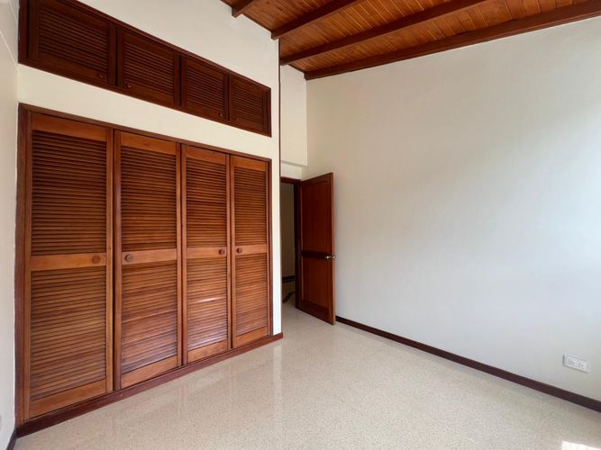 Casa de 3 alcobas en venta en Loma Benedictinos, Envigado, 186 m² · foto 14 de 19