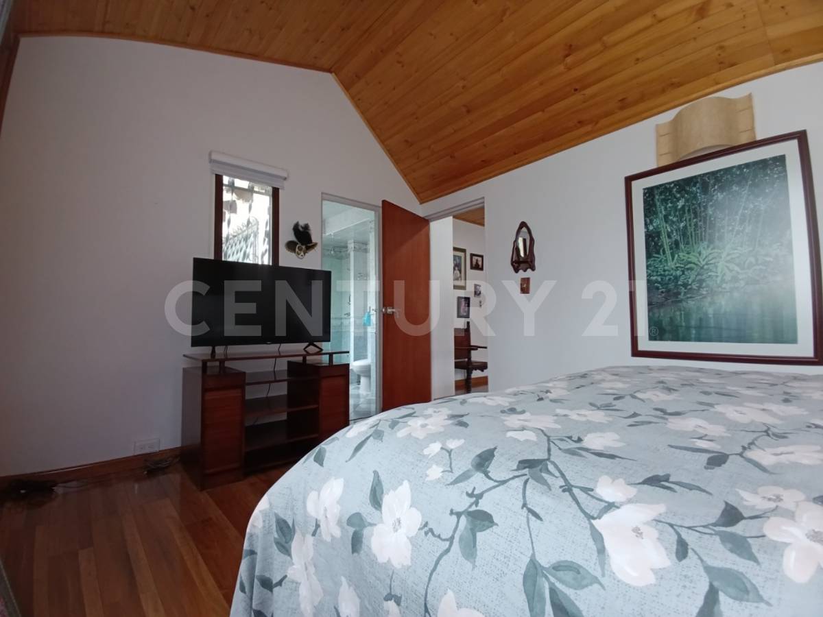 Casa en venta en Morato, Bogotá · foto 8 de 24