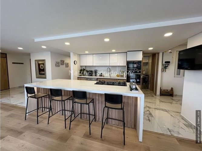 Apartamento en venta en Los Rosales, Bogotá · foto 10 de 12