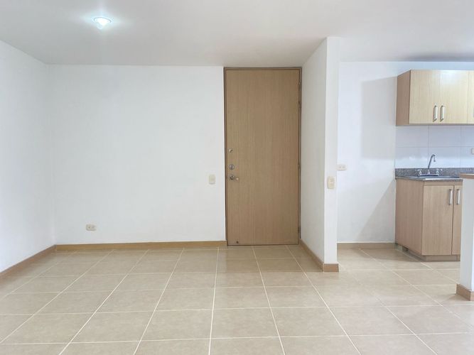 Apartamento de 3 alcobas en arriendo en San Jose, Sabaneta, 87 m² · foto 5 de 20
