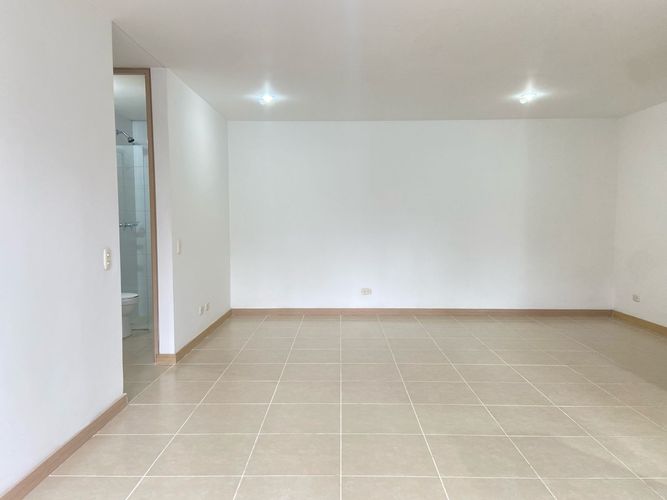 Apartamento de 3 alcobas en arriendo en San Jose, Sabaneta, 87 m² · foto 8 de 20