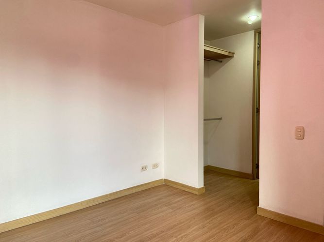 Apartamento de 3 alcobas en arriendo en San Jose, Sabaneta, 87 m² · foto 13 de 20
