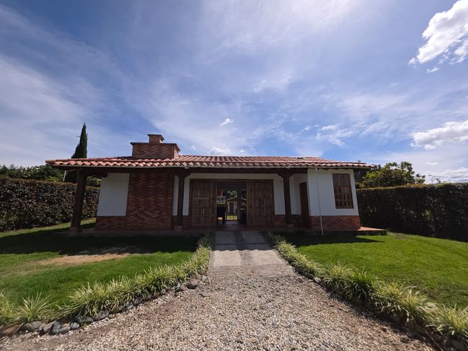 Casa de 3 alcobas en venta en El Carmen De Viboral, El Carmen de Viboral, 200 m² · foto 2 de 24