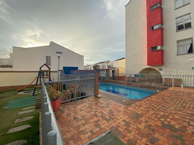 Apartamento en venta en El Bosque, Floridablanca · foto 5 de 18