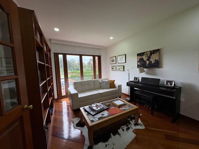 Apartaestudio en venta en La Calleja, Bogotá, 220 m² · foto 7 de 23