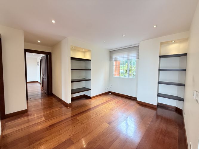 Apartamento de 2 alcobas en venta en Chapinero Alto, Bogotá, 162 m² · foto 3 de 24
