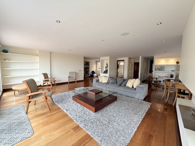 Apartamento de 2 alcobas en venta en Chapinero Alto, Bogotá, 162 m² · foto 17 de 24