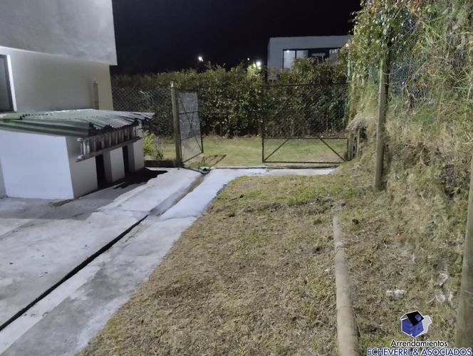 Casa de 4 alcobas en venta en Loma Del Escobero, Envigado, 260 m² · foto 5 de 12