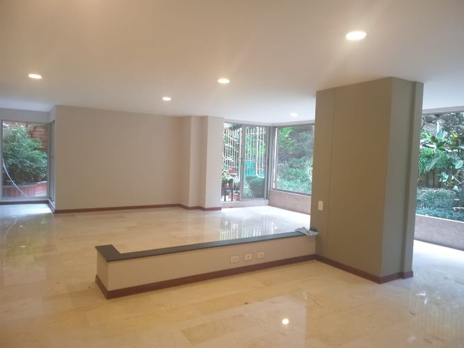Apartamento de 3 alcobas en arriendo en El Poblado, Medellín, 200 m² · foto 3 de 18