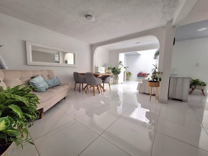 Casa de 4 alcobas en venta en Calasanz, Medellín, 244 m² · foto 4 de 20