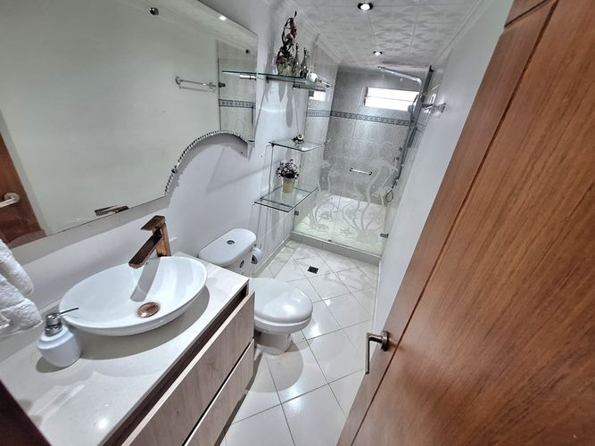 Casa de 4 alcobas en venta en Calasanz, Medellín, 244 m² · foto 18 de 20