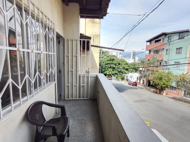Casa de 5 alcobas en venta en Los Angeles, Medellín, 159 m² · foto 5 de 24