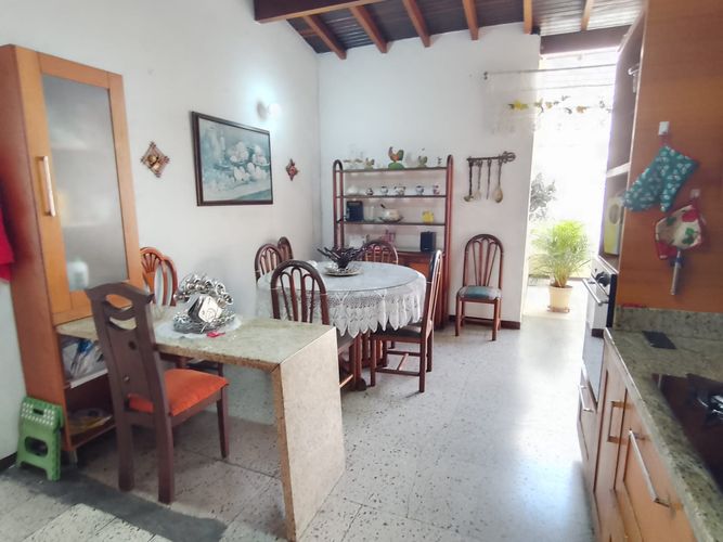 Casa de 5 alcobas en venta en Los Angeles, Medellín, 159 m² · foto 18 de 24