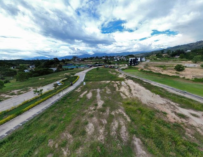 Lote en venta en Ruitoque Bajo, Girón, 900 m² · foto 8 de 14
