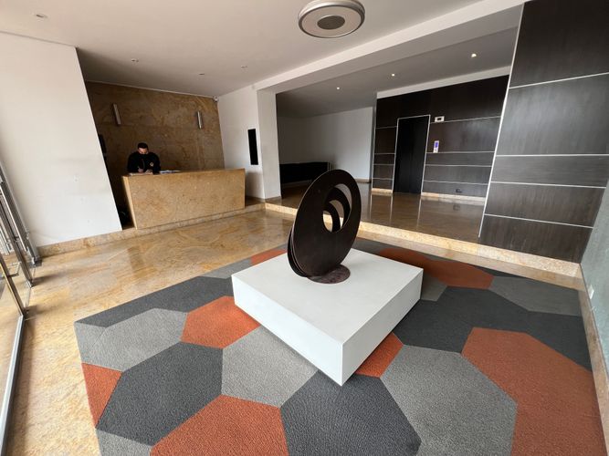 Apartamento de 3 alcobas en venta en Chicó Alto, Bogotá, 230 m² · foto 2 de 18