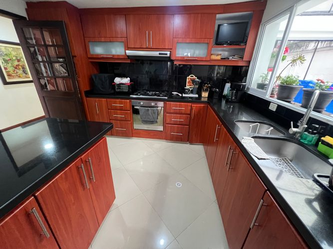 Apartamento de 3 alcobas en venta en Chicó Alto, Bogotá, 230 m² · foto 6 de 18