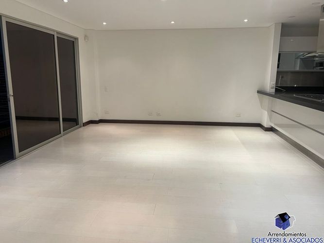 Casa de 3 alcobas en venta en Zona Centro, Envigado, 370 m² · foto 6 de 17