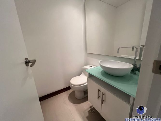 Casa de 3 alcobas en venta en Zona Centro, Envigado, 370 m² · foto 8 de 17