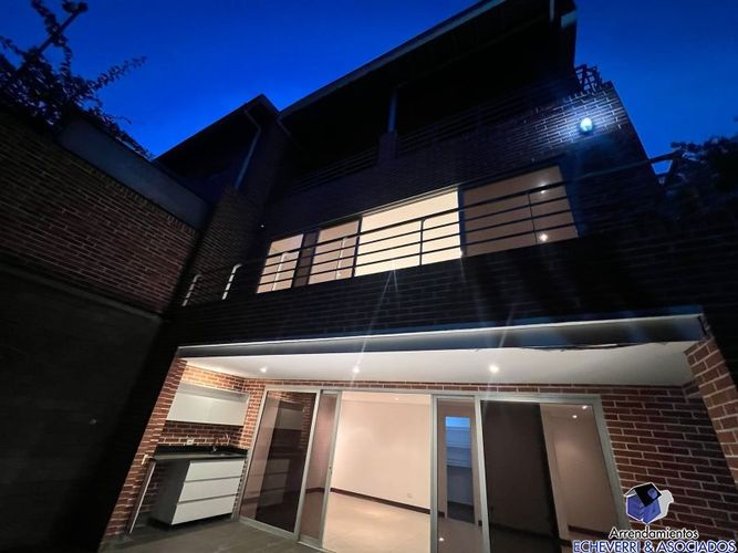 Casa de 3 alcobas en venta en Zona Centro, Envigado, 370 m² · foto 10 de 17
