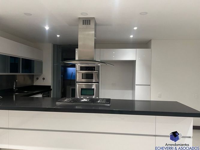 Casa de 3 alcobas en venta en Zona Centro, Envigado, 370 m² · foto 12 de 17