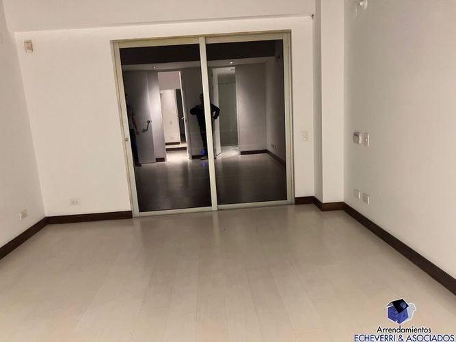 Casa de 3 alcobas en venta en Zona Centro, Envigado, 370 m² · foto 16 de 17