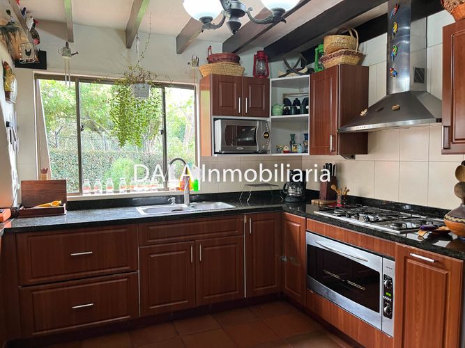 Casa de 4 alcobas en venta en Tiquiza, Chía, 873 m² · foto 3 de 24