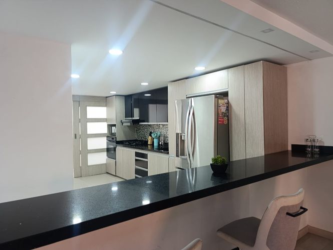 Casa de 4 alcobas en arriendo en El Poblado, Medellín, 330 m² · foto 5 de 20