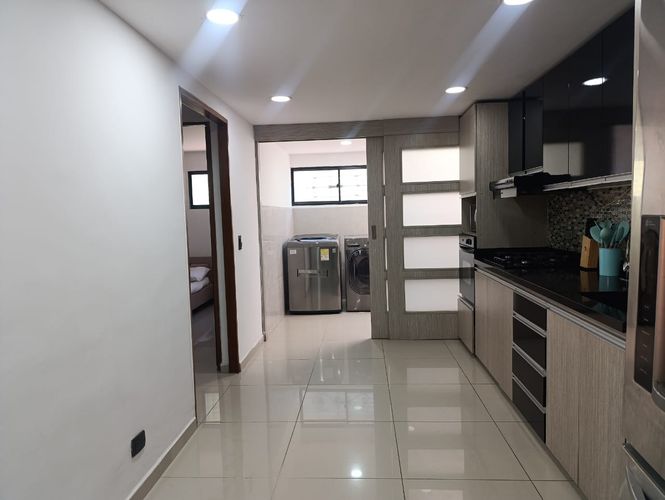 Casa de 4 alcobas en arriendo en El Poblado, Medellín, 330 m² · foto 6 de 20