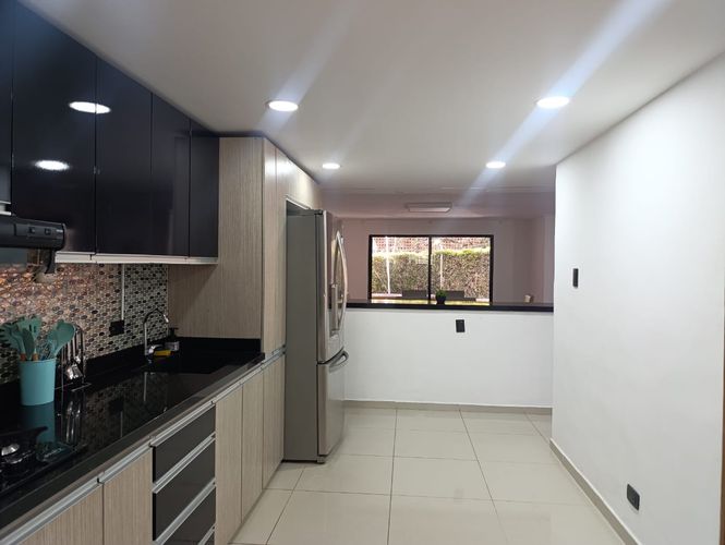 Casa de 4 alcobas en arriendo en El Poblado, Medellín, 330 m² · foto 7 de 20