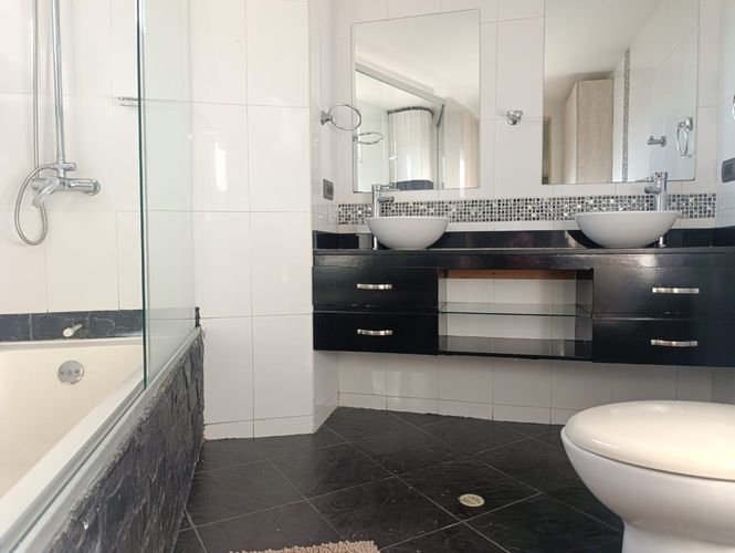 Casa de 4 alcobas en arriendo en El Poblado, Medellín, 330 m² · foto 16 de 20