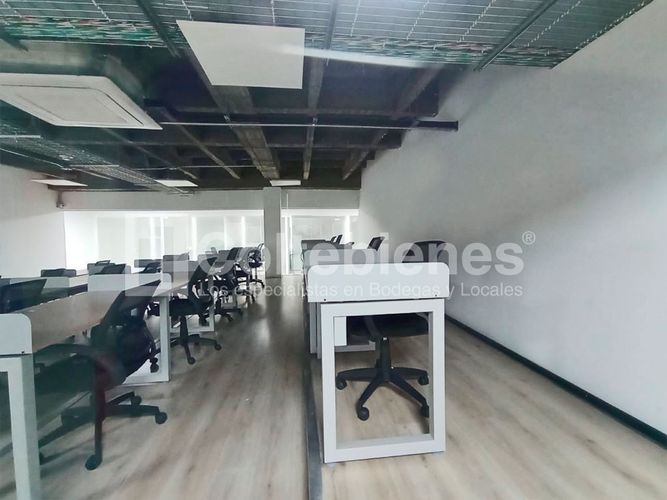 Oficina en arriendo en Camparola, Itagüí, 2629 m² · foto 8 de 20