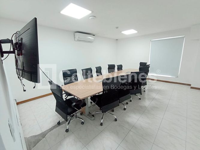 Oficina en arriendo en Camparola, Itagüí, 2629 m² · foto 14 de 20