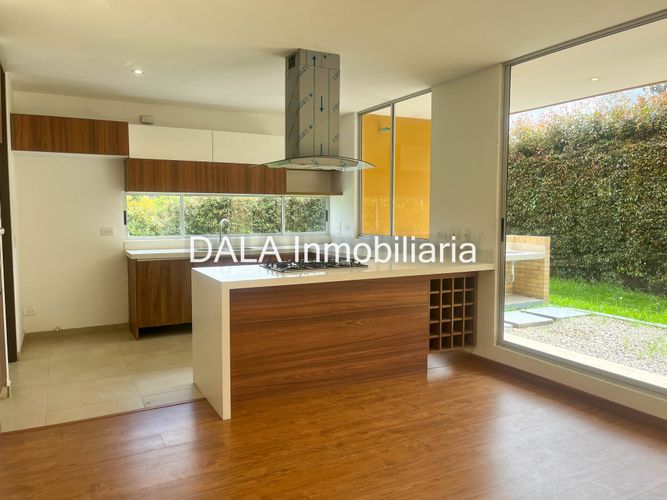 Casa en venta en Centro, Cajicá · foto 3 de 24