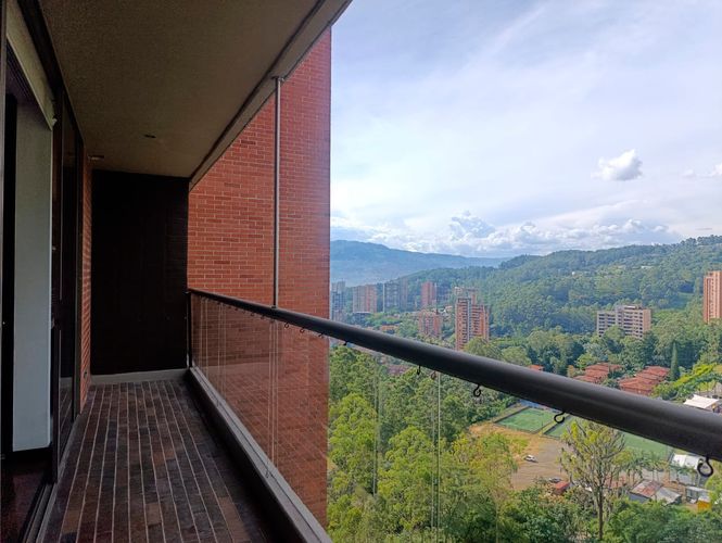 Apartamento de 1 alcoba en arriendo en El Tesoro, Medellín, 105 m² · foto 20 de 20