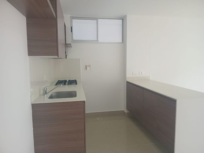 Apartamento de 2 alcobas en arriendo en El Poblado, Medellín, 88 m² · foto 2 de 17