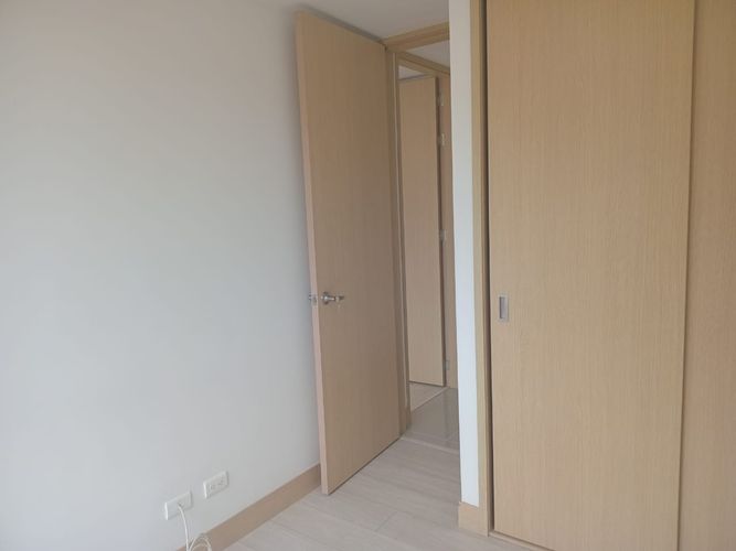 Apartamento de 2 alcobas en arriendo en El Poblado, Medellín, 88 m² · foto 9 de 17