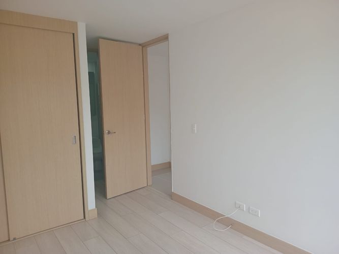 Apartamento de 2 alcobas en arriendo en El Poblado, Medellín, 88 m² · foto 12 de 17